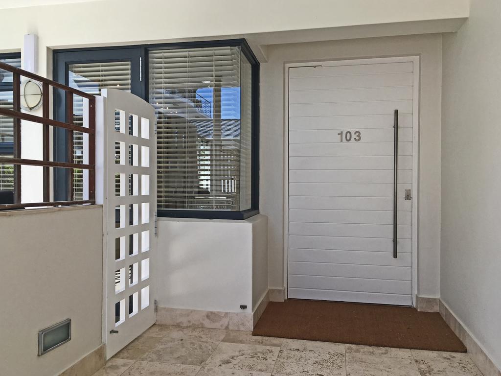 74 On Marine Apartman Hermanus Kültér fotó
